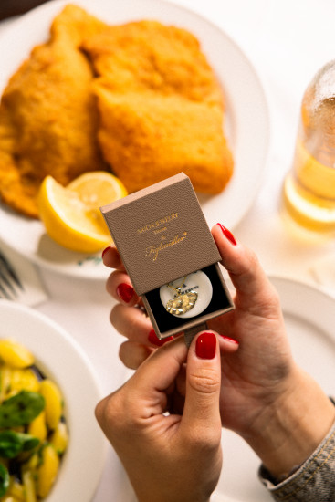 SCHNITZEL NECKLACE 0